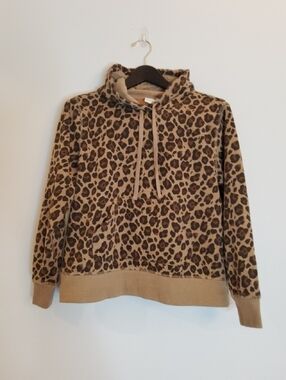 Amazon Essentials Leopard-Pattern Pullover Hoodie in Brown and Tan